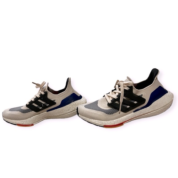 Adidas Ultraboost 21 Running Shoes- Big Kids Size 5, Woman’s Size 6 1/2 - Picture 2 of 8